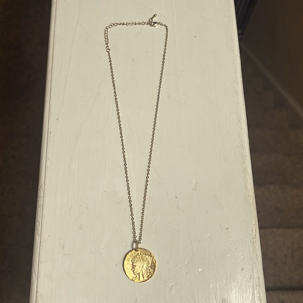 Gold Coin Pendent Necklace